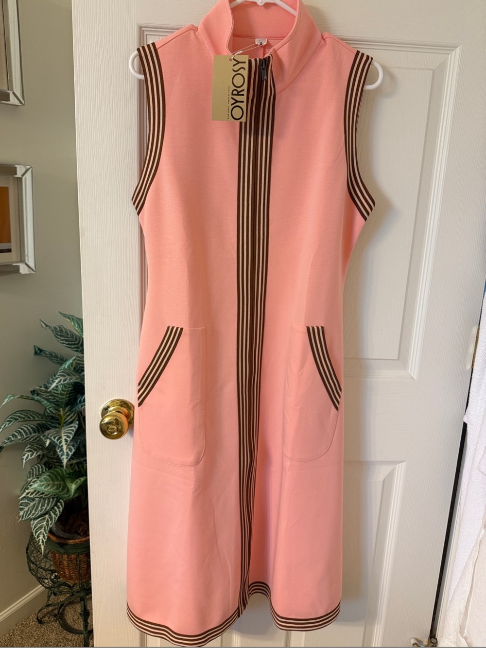 Oyoroshi Pink Sleeveless Zip-Front Midi Dress with Striped Trim